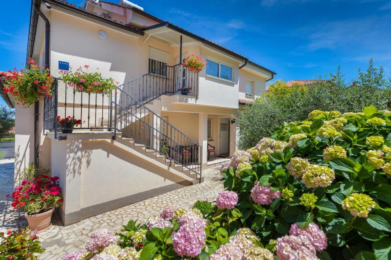 Apartments Hortensia พูลา ภายนอก รูปภาพ